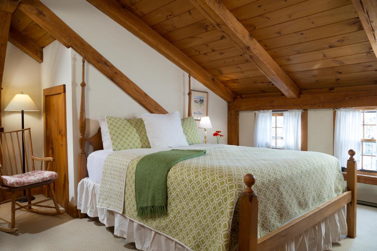 Deluxe Queen Suite