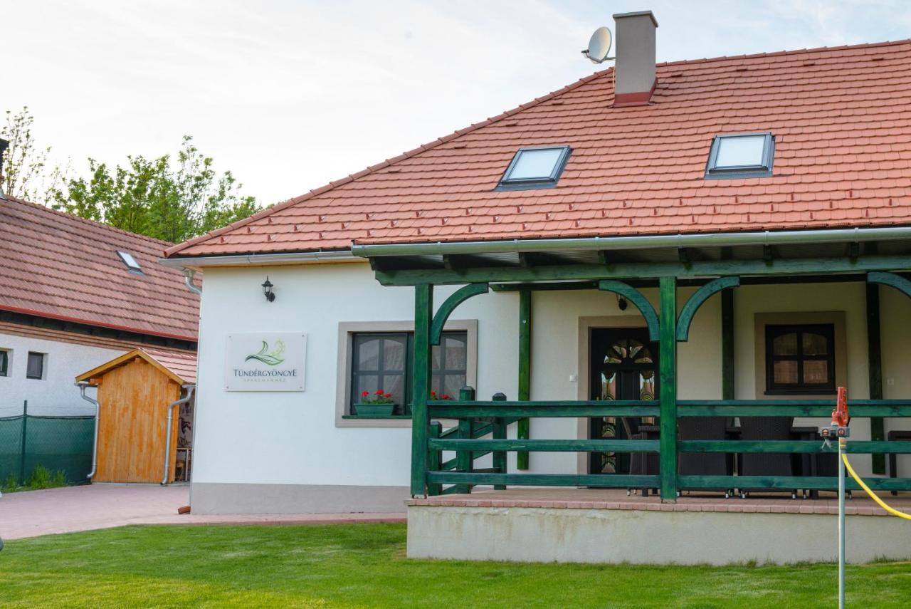Tündérgyöngye Apartmanház - B&B