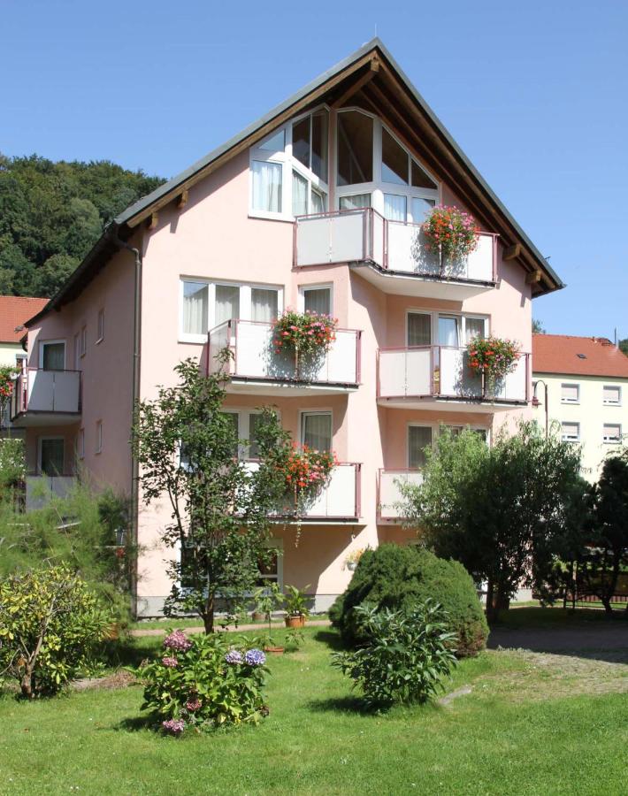 B&B Bad Schandau - Hotel-Garni Elbgarten Bad Schandau - Bed and Breakfast Bad Schandau