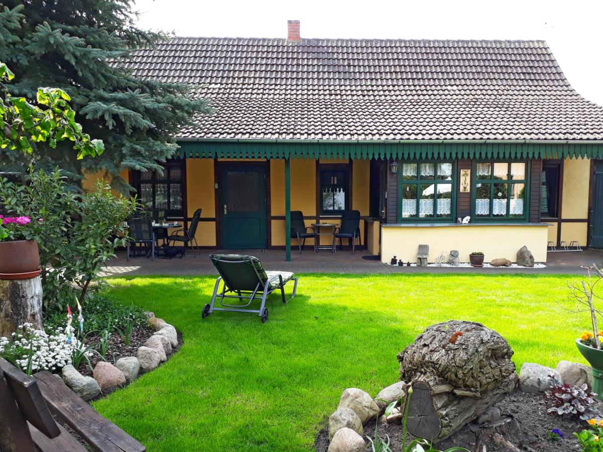 B&B Reitwein - Pension Zum weißen Hirsch - Bed and Breakfast Reitwein