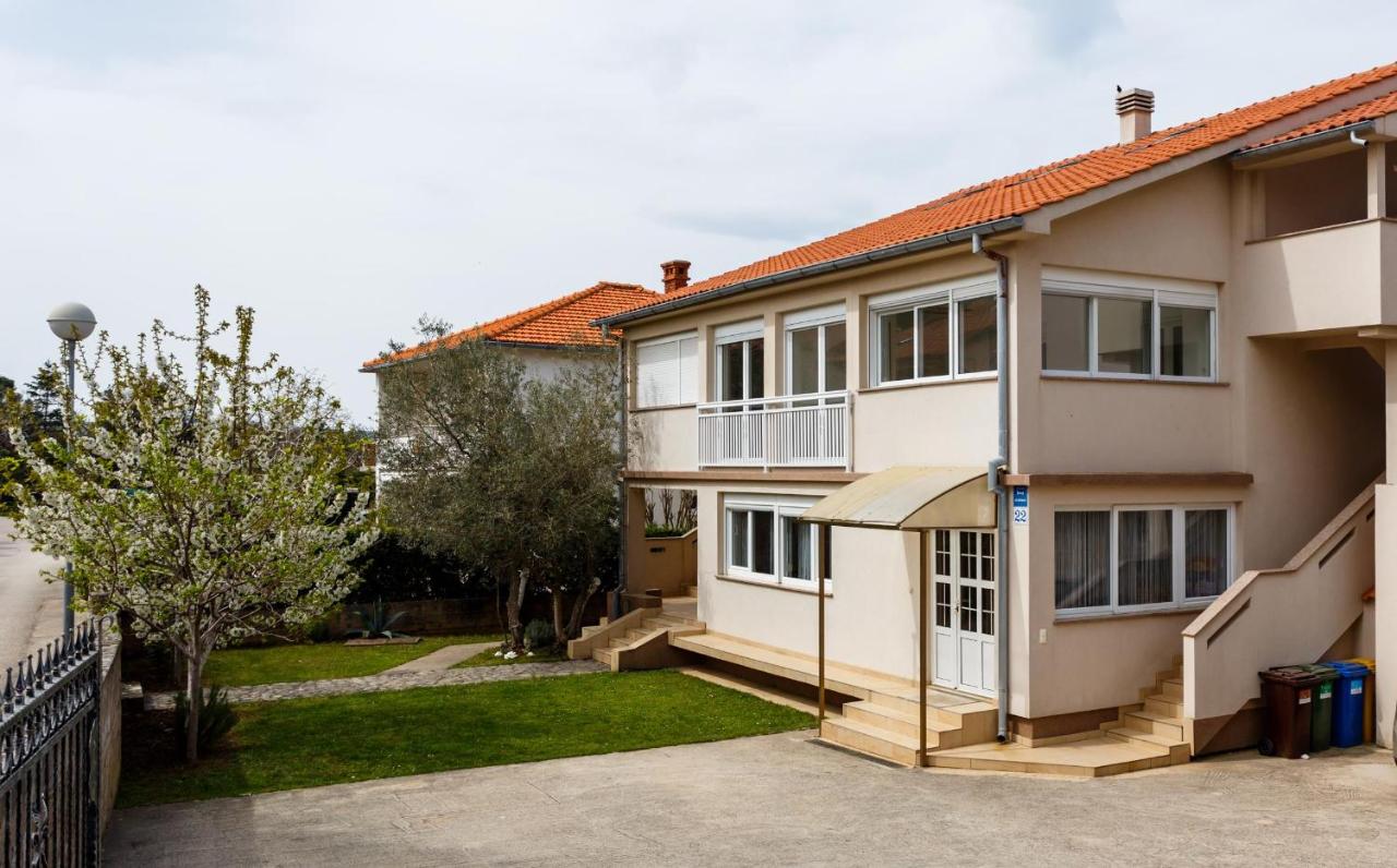 B&B Krk - Apartments Jura - Bed and Breakfast Krk