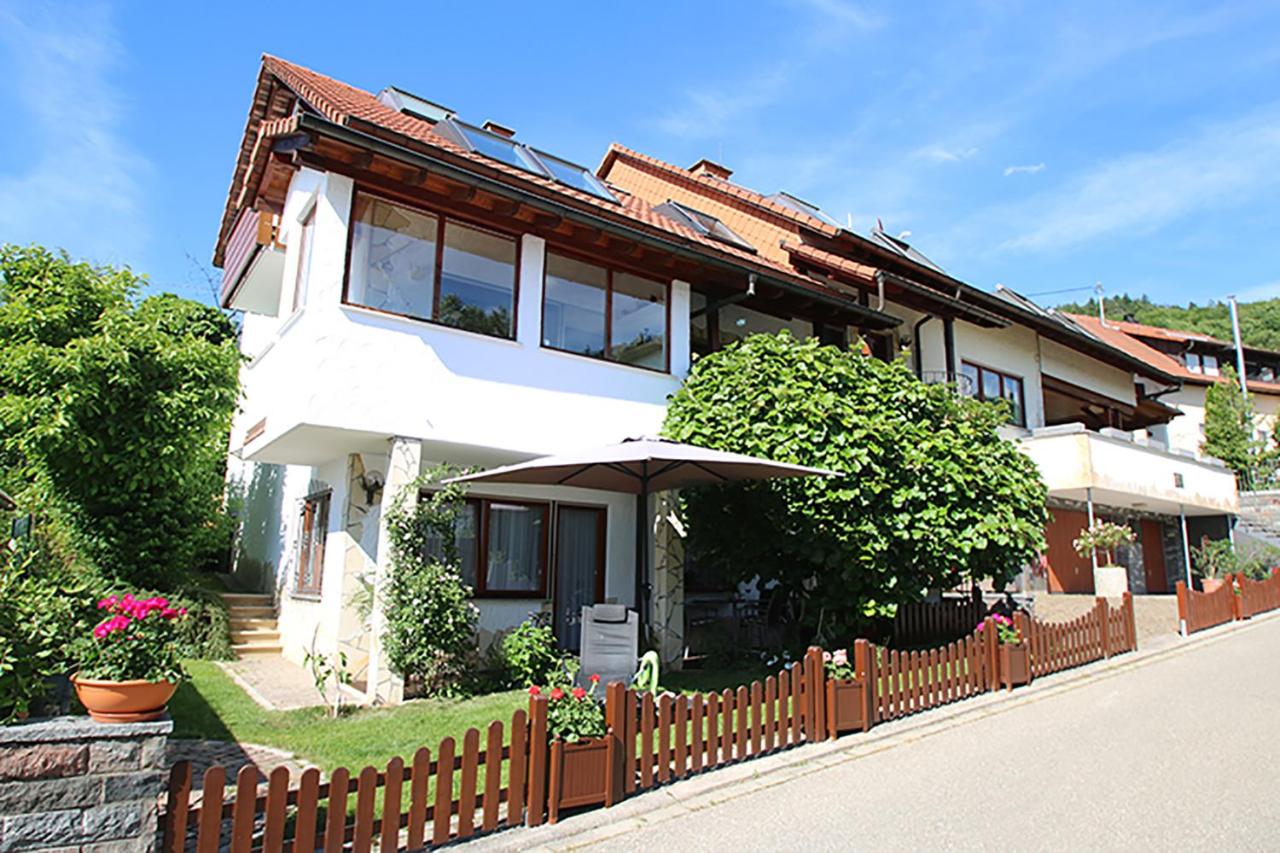 Familien-Appartement Schwarzwald bei Freiburg mit bis zu 4 Schlafzimmern - Chambres d'hôtes Sölden