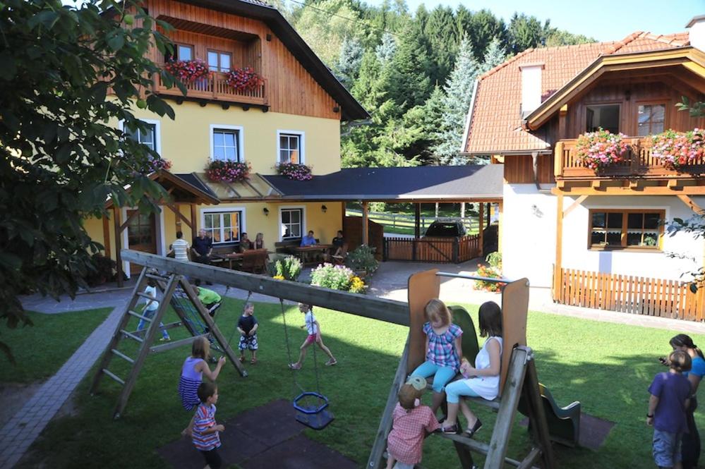 B&B Trebesing - Ferienwohnungen Simonbauer - Bed and Breakfast Trebesing