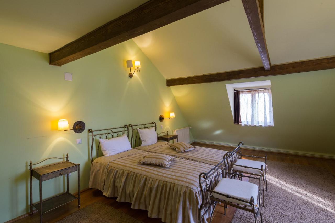 Tweepersoonskamer met 2 Aparte Bedden