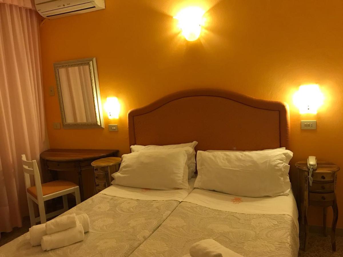 Standaard Driepersoonskamer met Uitzicht op Zee