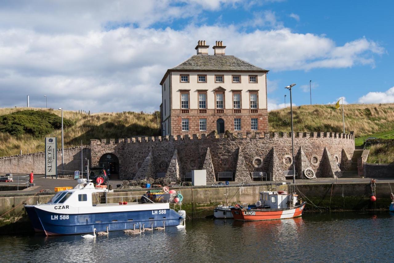 B&B Eyemouth - Merchant's House - LARGE two floor apartment!! Sleeps up to 11 people, First floor available separately, sleeping 2 people at a reduced rate!!! - Bed and Breakfast Eyemouth