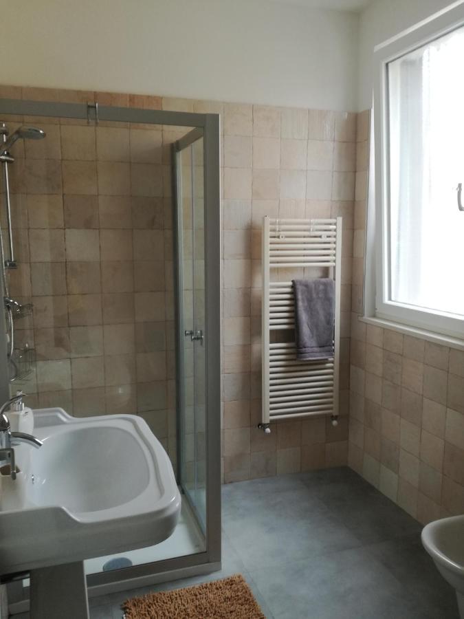 Großes Doppelzimmer mit eigenem Bad