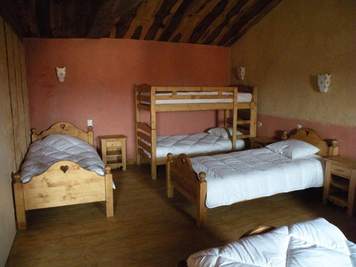 Mixed Dormitory Room