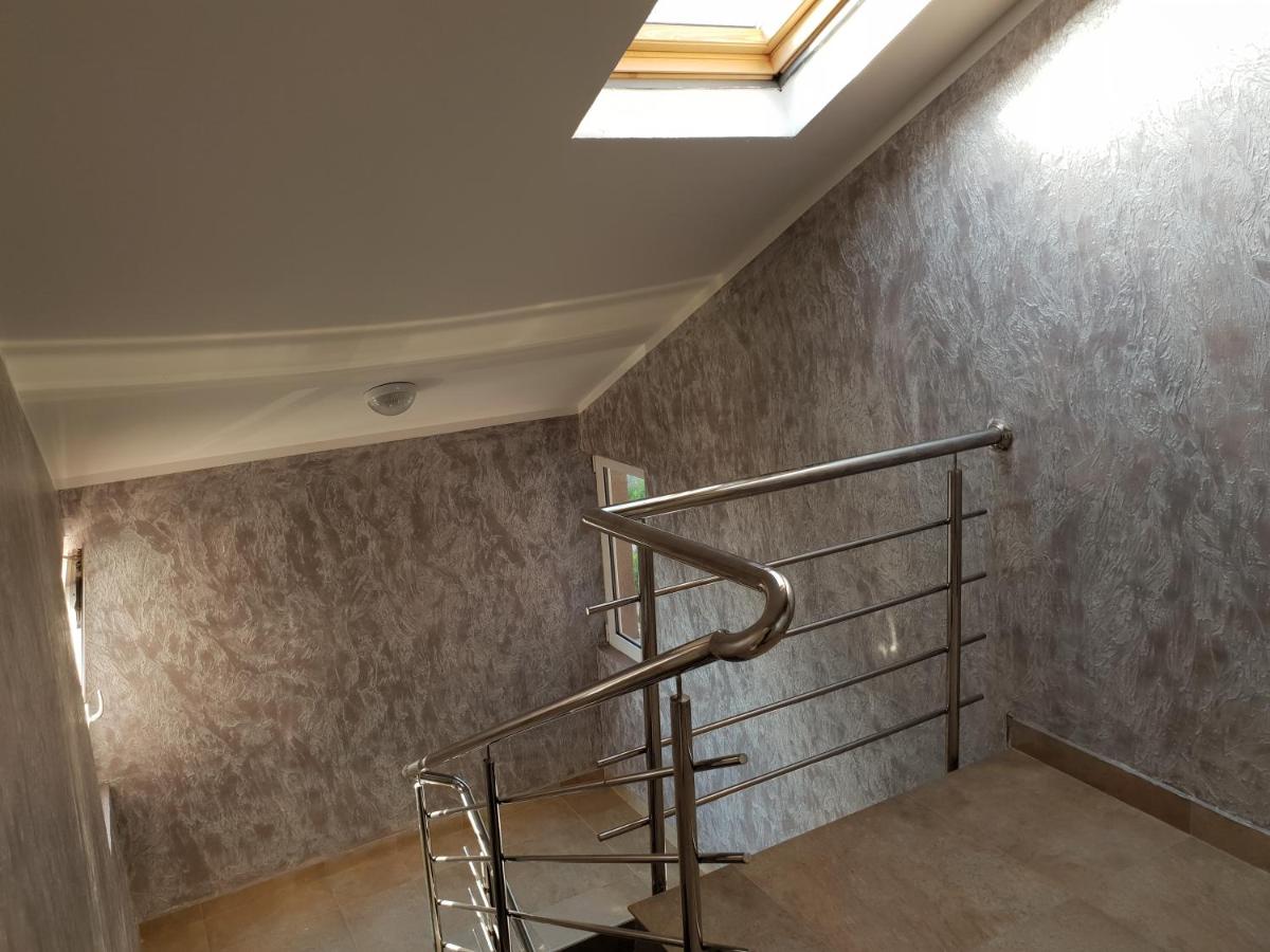 Appartamento con 2 Camere da Letto e Vista Mare
