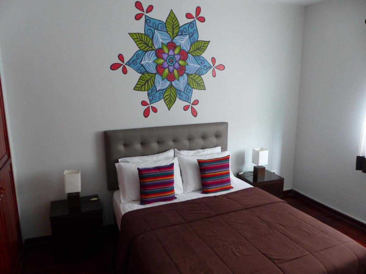 Zimmer mit Queensize-Bett und Gemeinschaftsbad