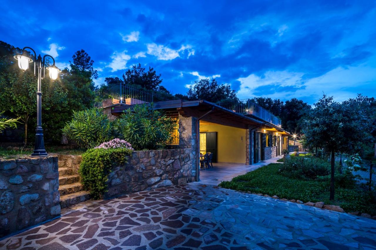 Borgo dell'Uccellaia - Smeraldo - Ametista - B&B