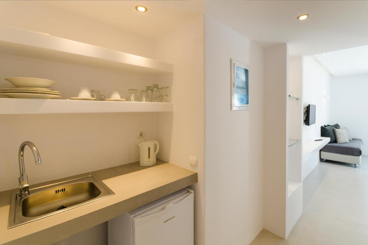 Deluxe Double Room with Sea View (Pool Level)