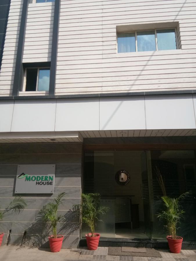 Modern House - Bed and Breakfast Madras