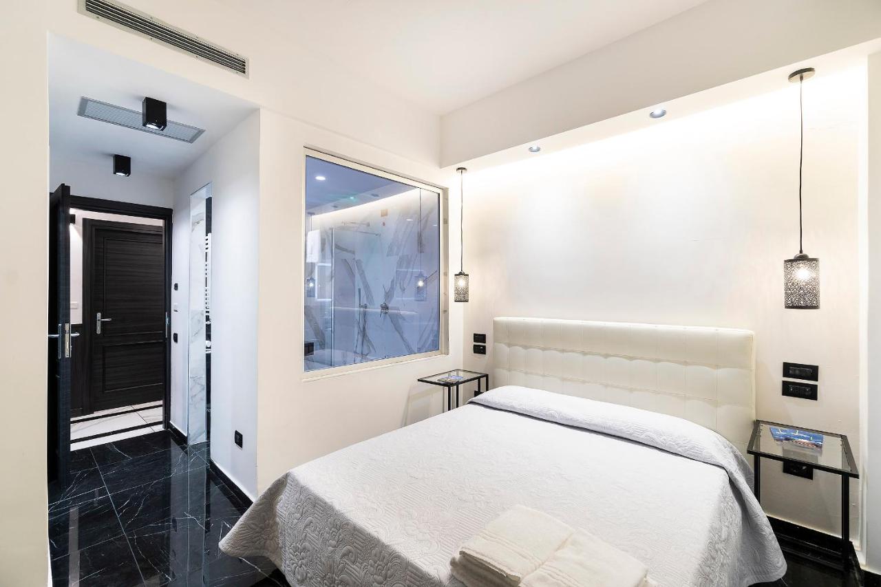 Habitación con cama extragrande.