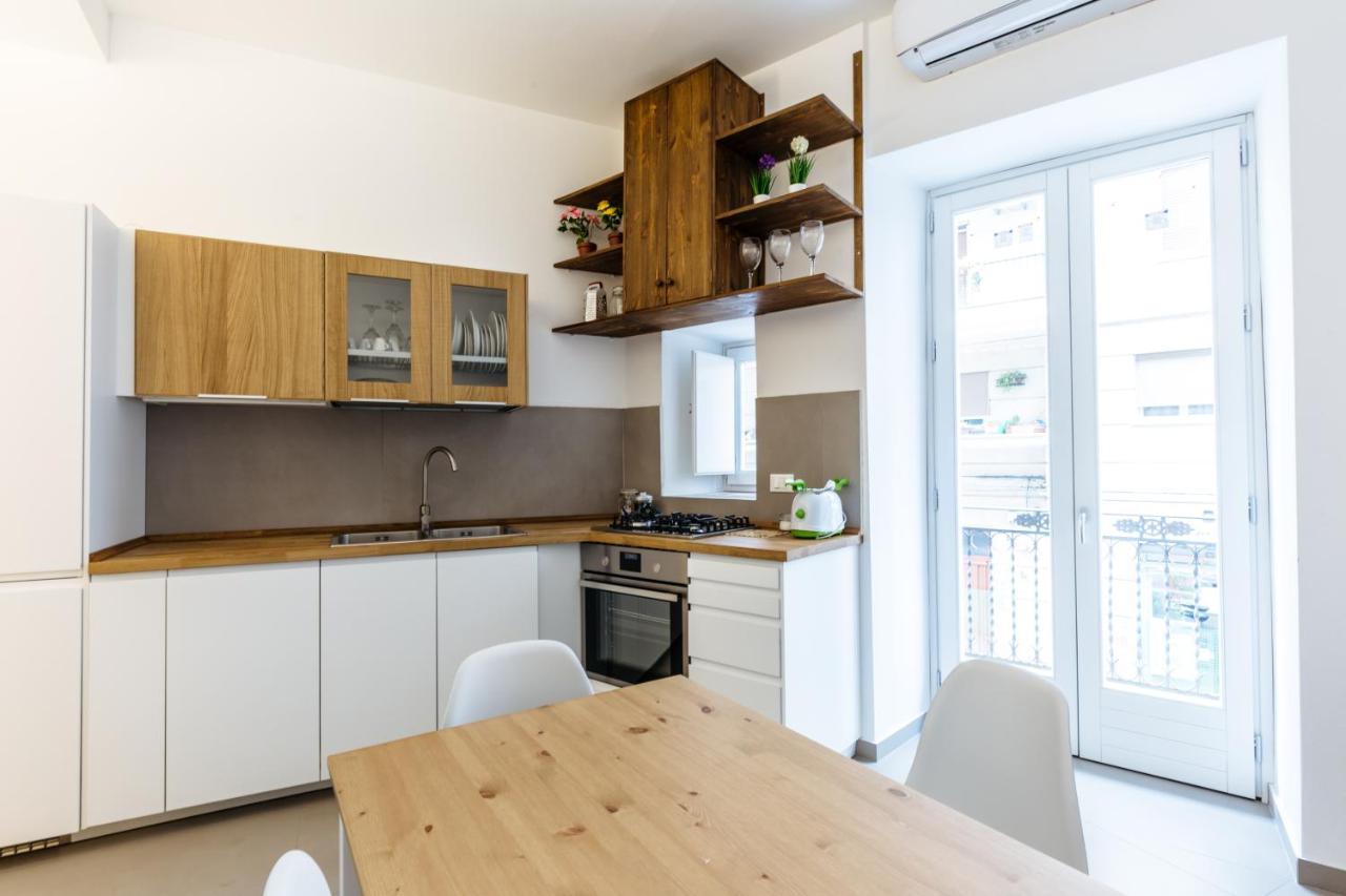 Loft Piazza Marina Family by DomuSicily - Ferienwohnung Palermo