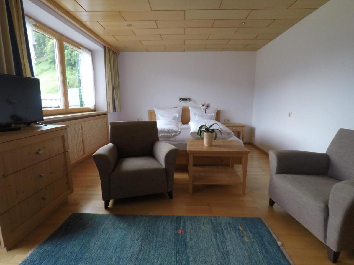 Doppelzimmer mit Balkon