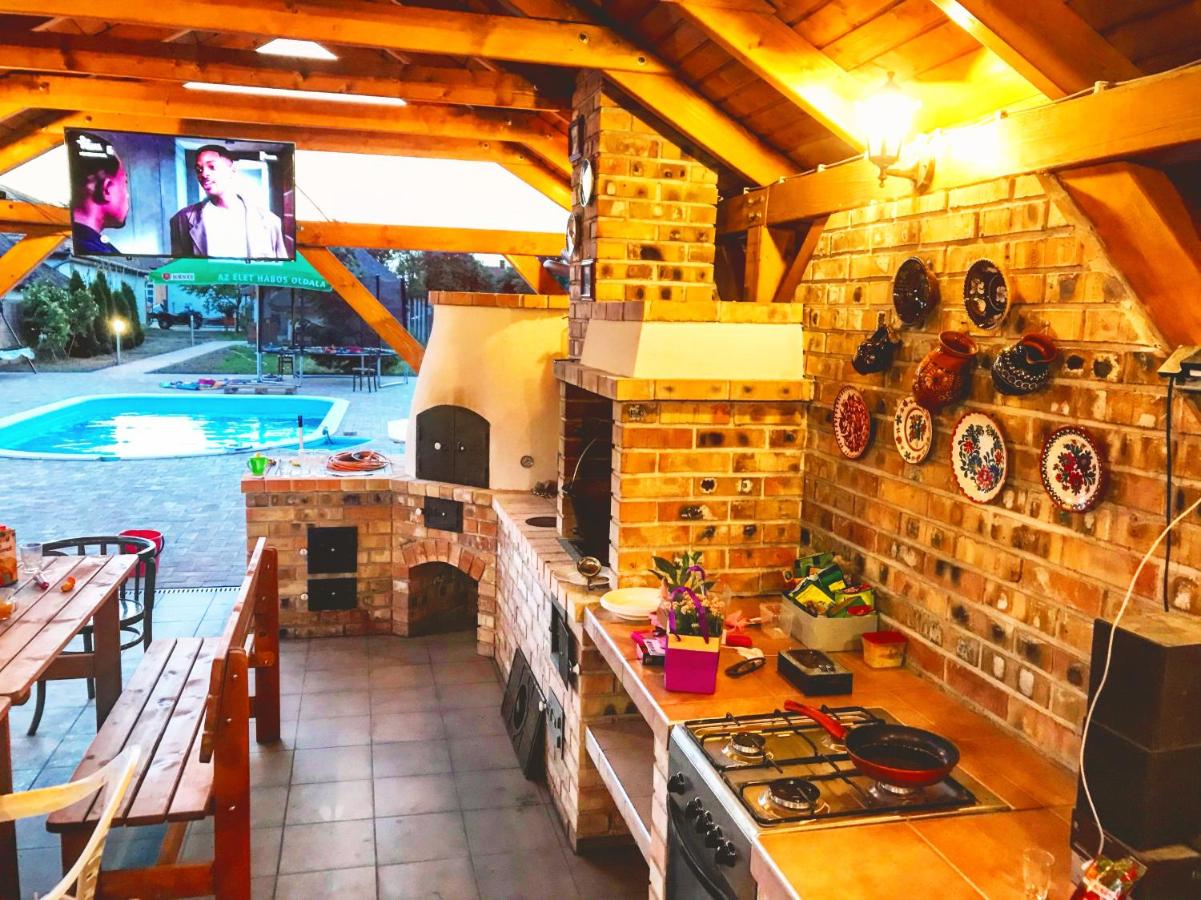 Bence Apartman - B&B Tiszabábolna