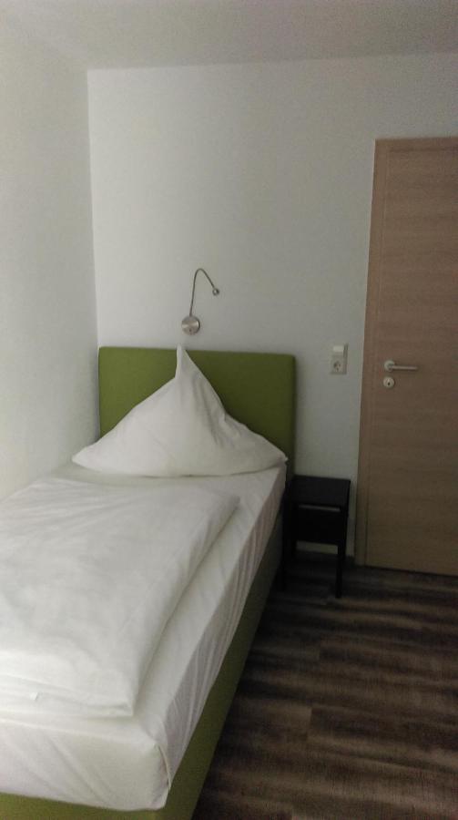 Zweibettzimmer mit Bad