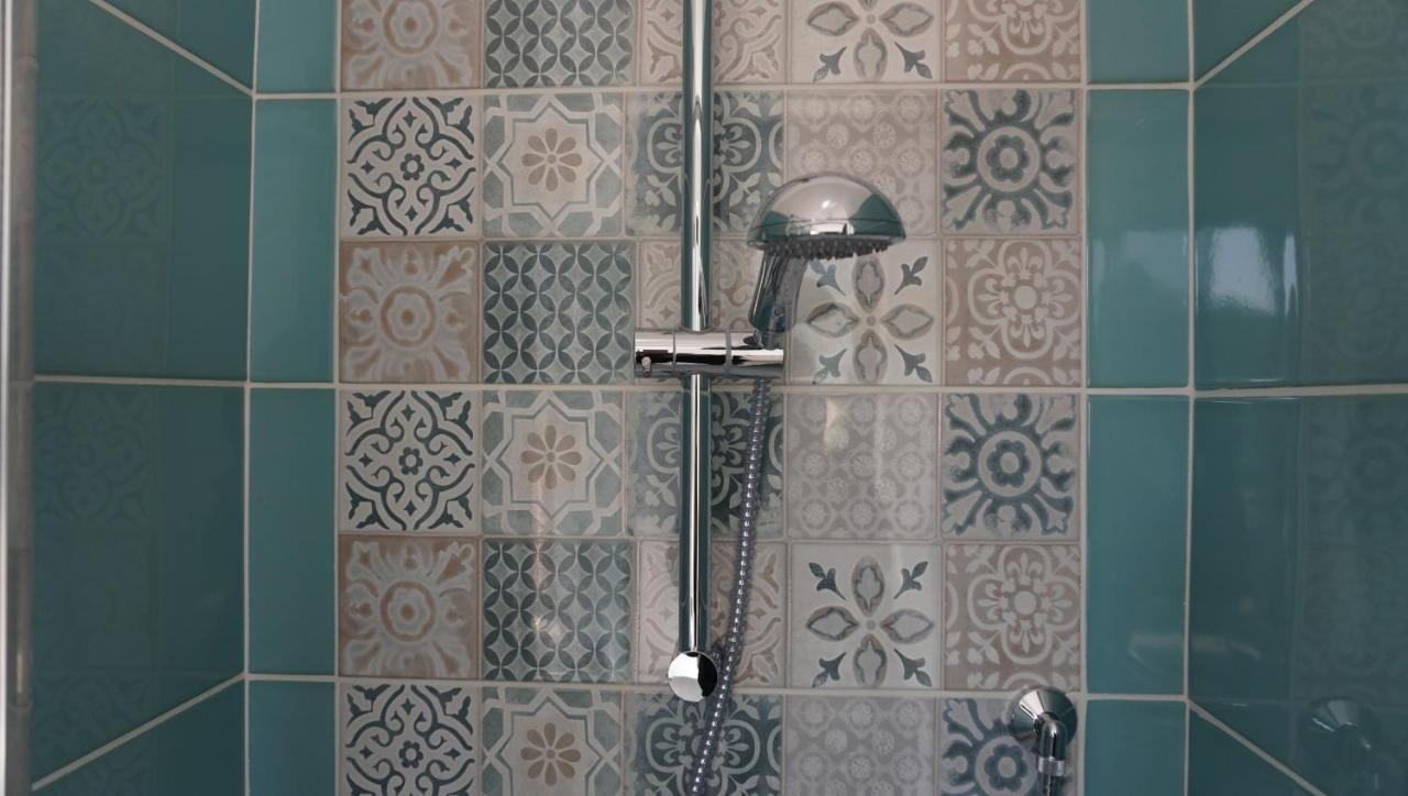 Chambre Double ou Lits Jumeaux avec Salle de Bains Privative