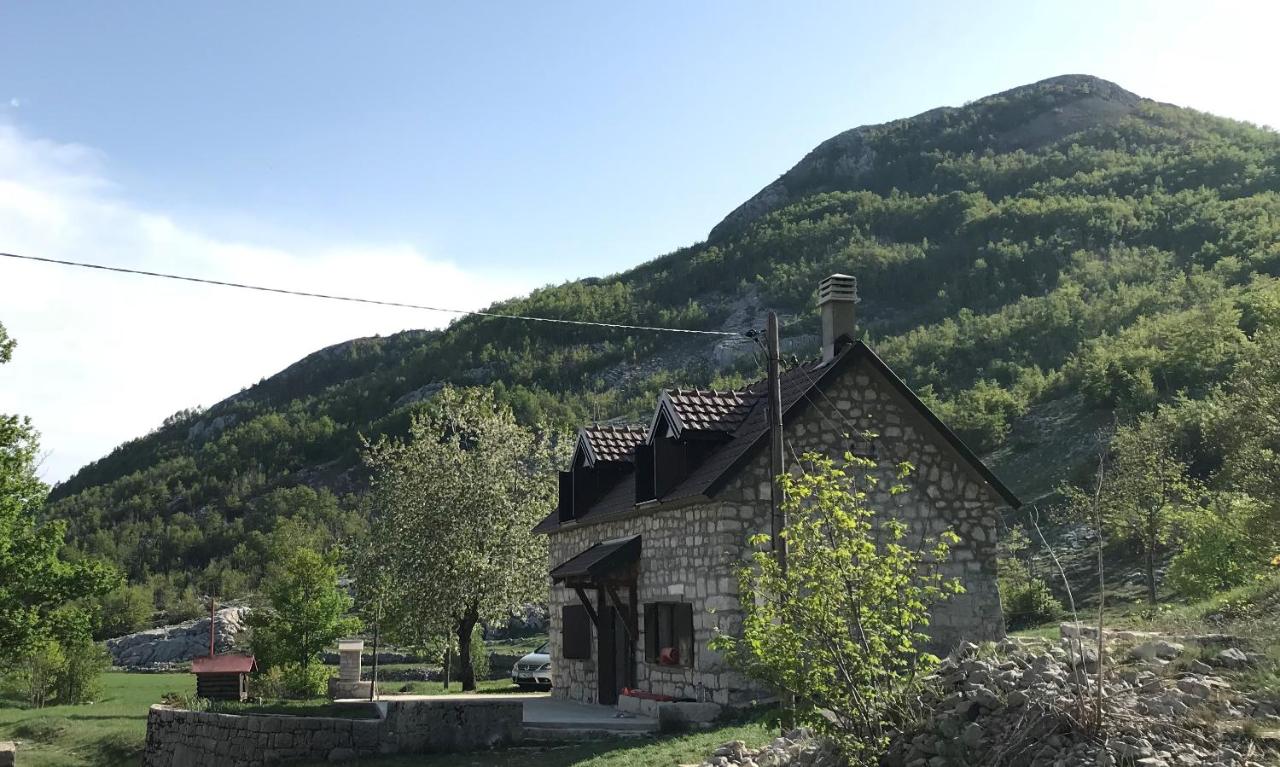 B&B Cettigne - Lovcen Holiday Home - Bed and Breakfast Cettigne