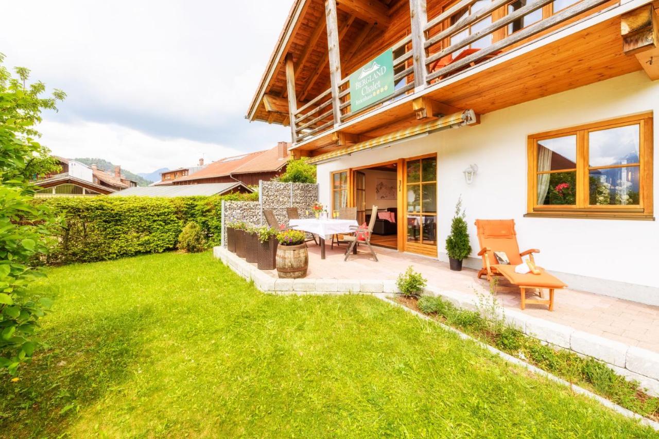 B&B Oberstdorf - "Viktoria Chalet" - Annehmlichkeiten vom 4-Sterne Familien-und Wellnesshotel Viktoria nebenan können mitbenutzt werden - Bed and Breakfast Oberstdorf