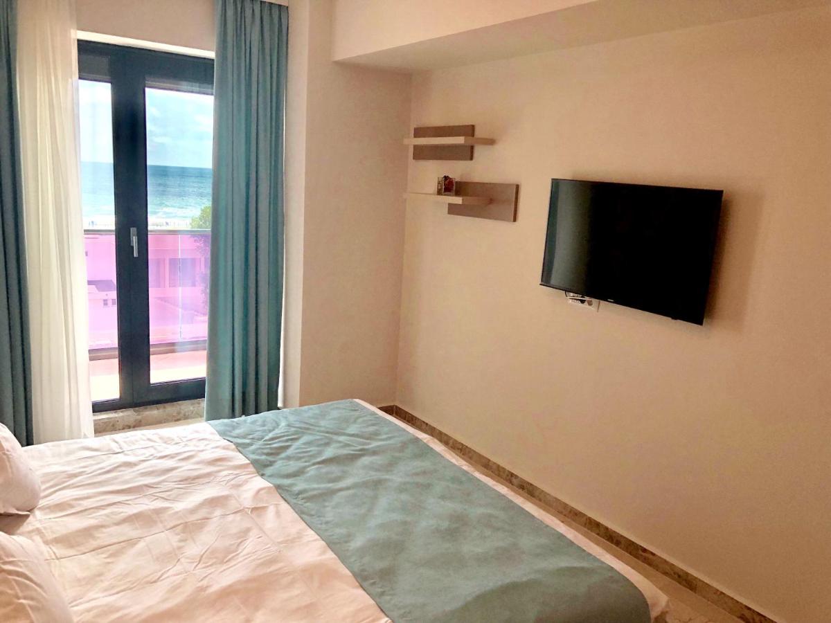One-Bedroom Apartment - Sea Side