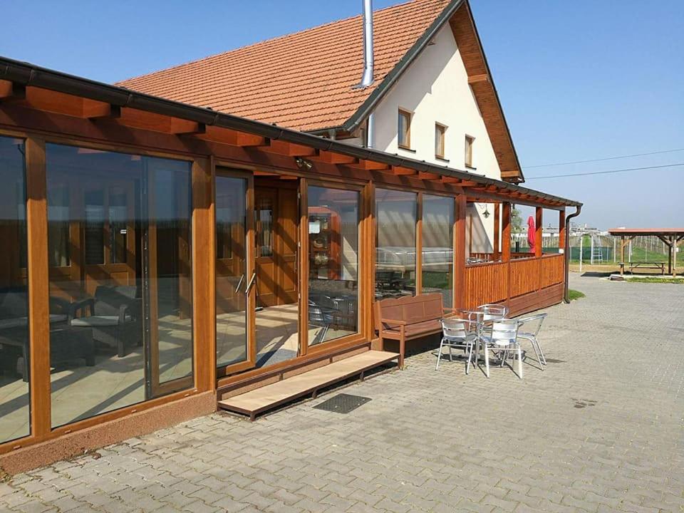 Penzion Kosík Tvrdonice - Chambres d’hôtes