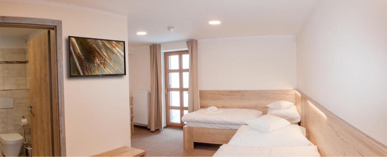 Tweepersoonskamer met 2 Aparte Bedden en Balkon