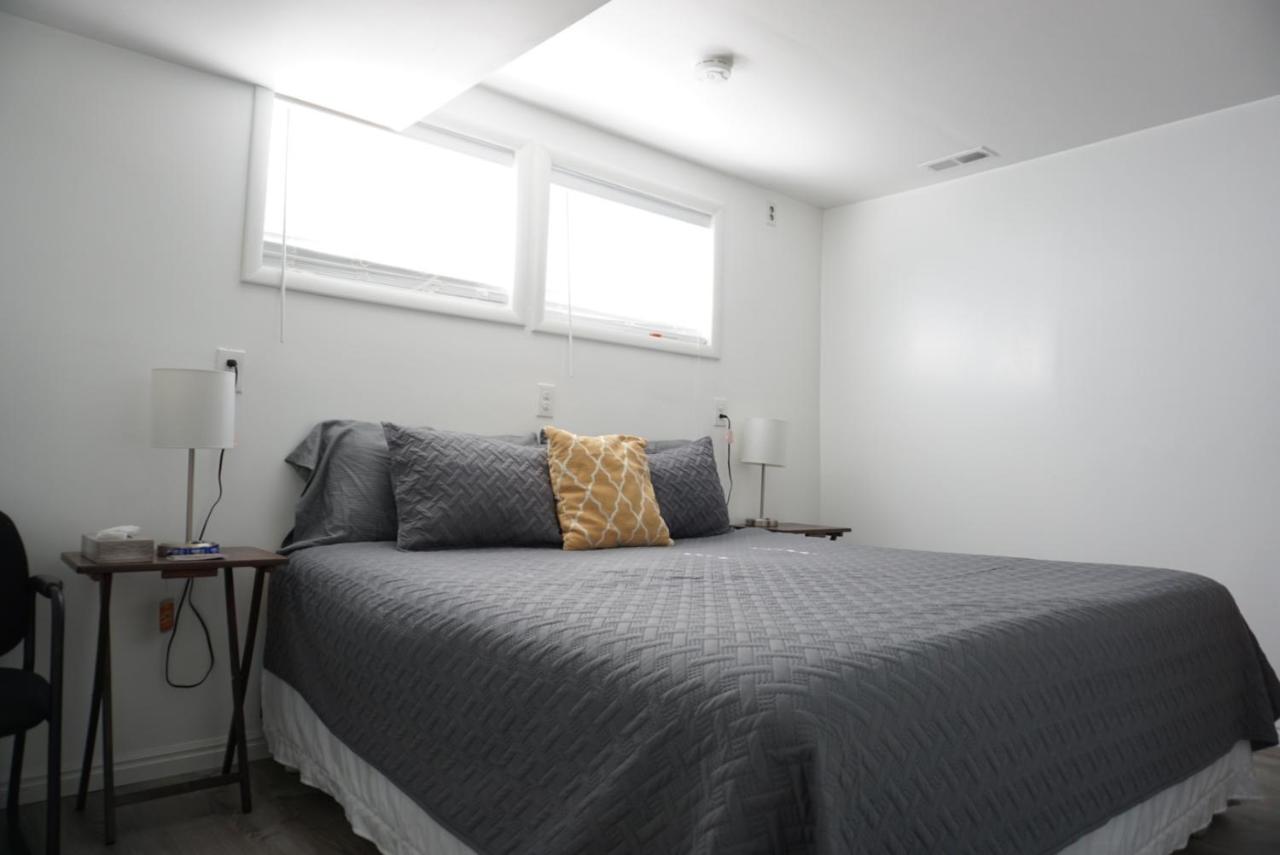 Camera Matrimoniale con Bagno in Comune 