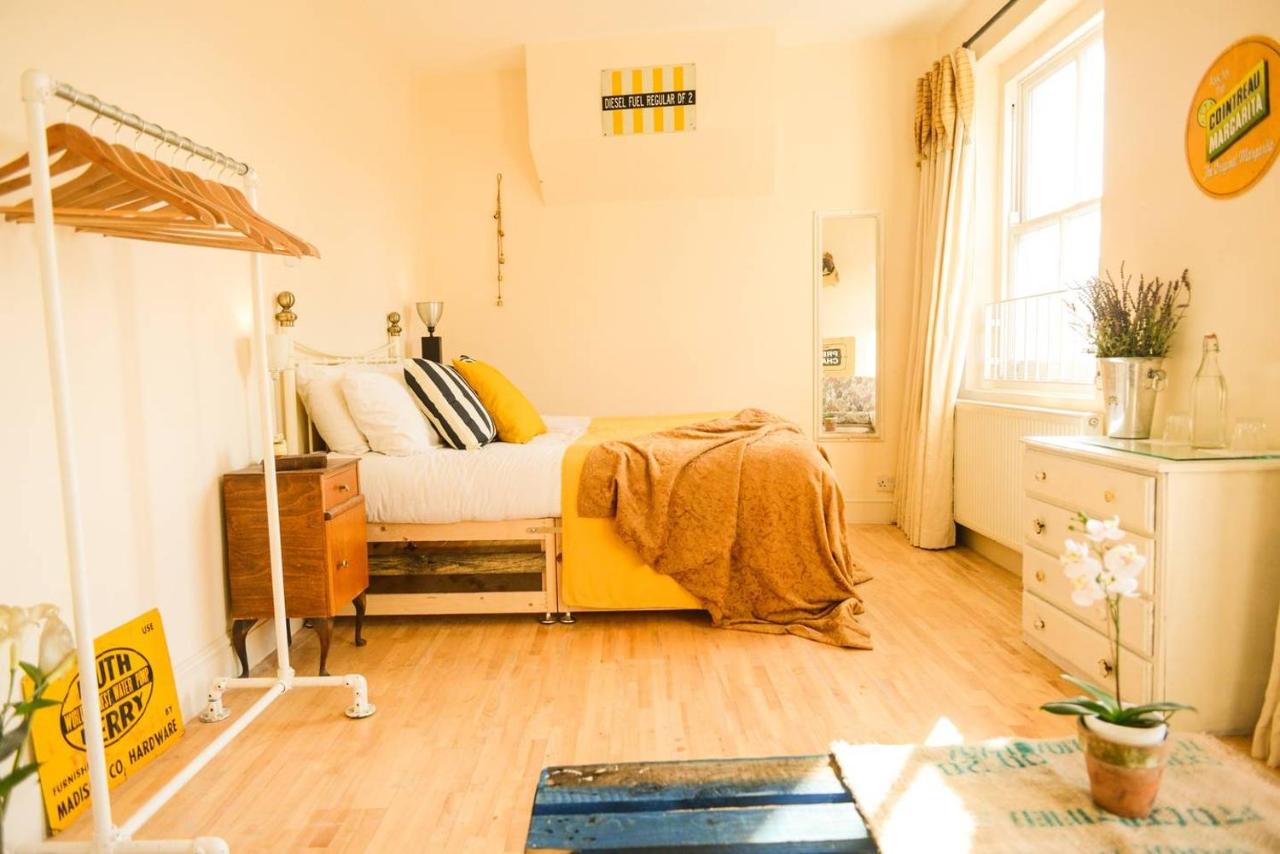 B&B Londres - London's East End 2 Bedroom Apartment - Bed and Breakfast Londres