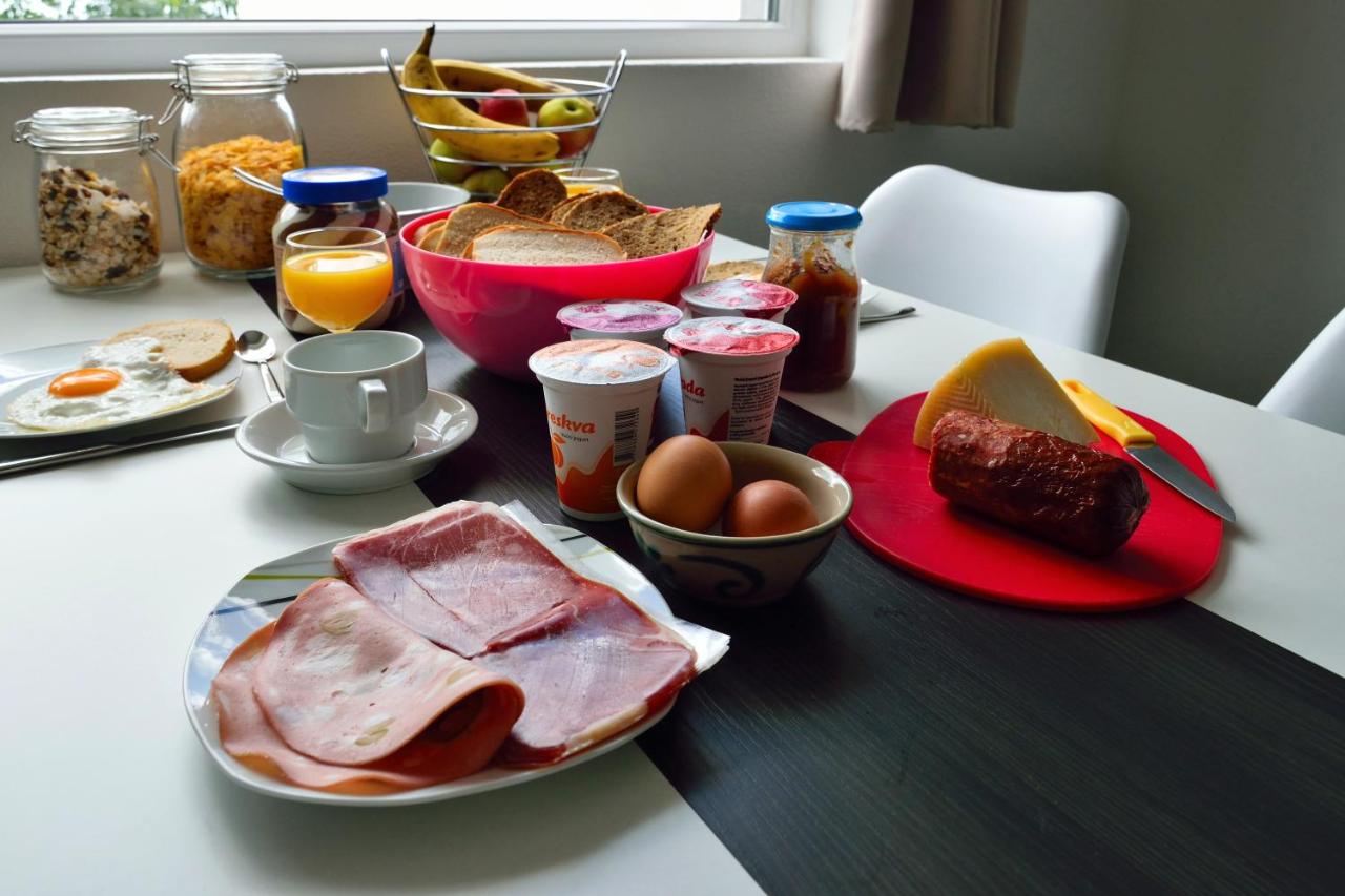 B&B On The Rocks - Bed and Breakfast Blizna Donja