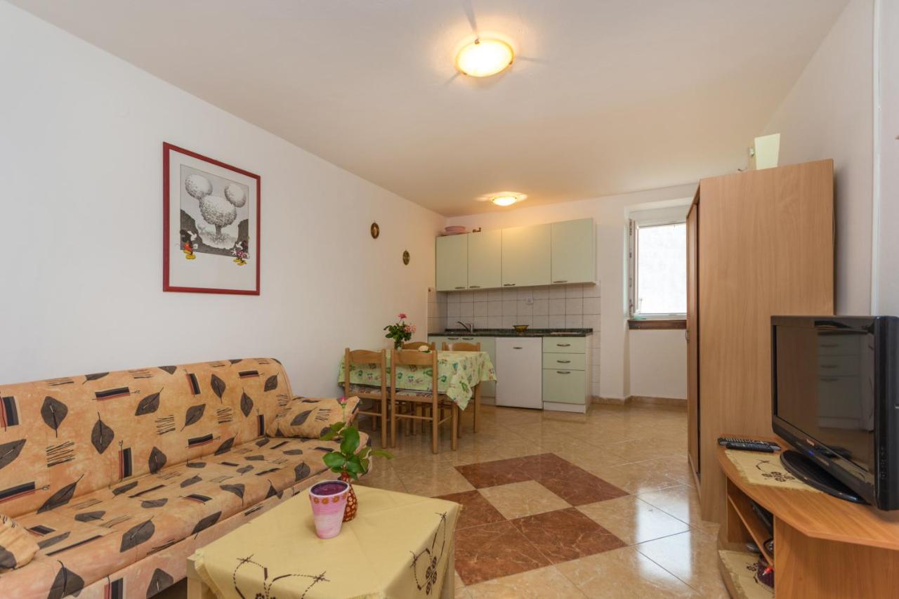 Karmen 1 - B&B Funtana