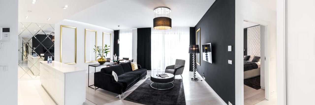 Deluxe One-Bedroom Apartment III Plus