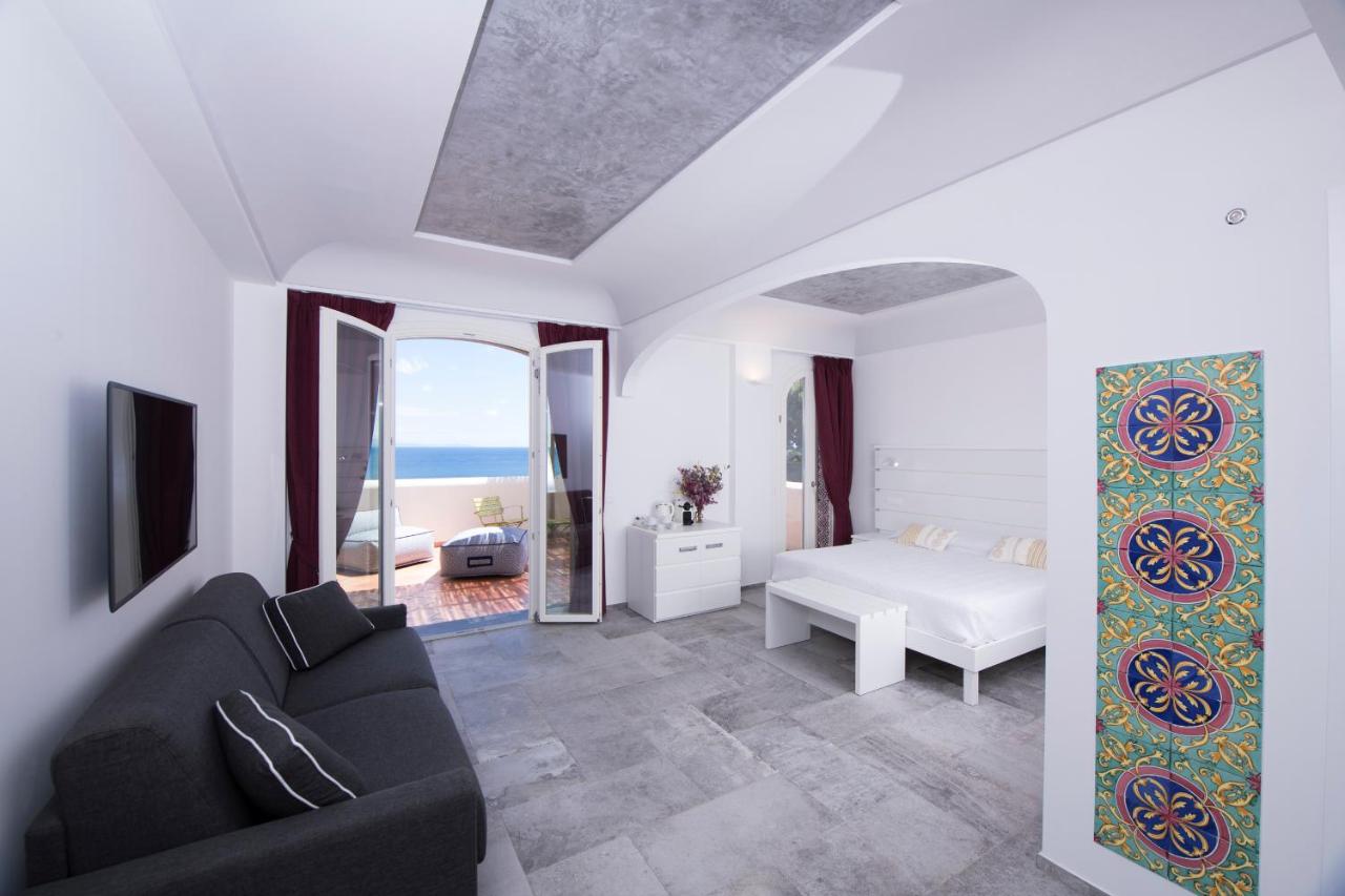 Grand Suite with Sea View Terrace