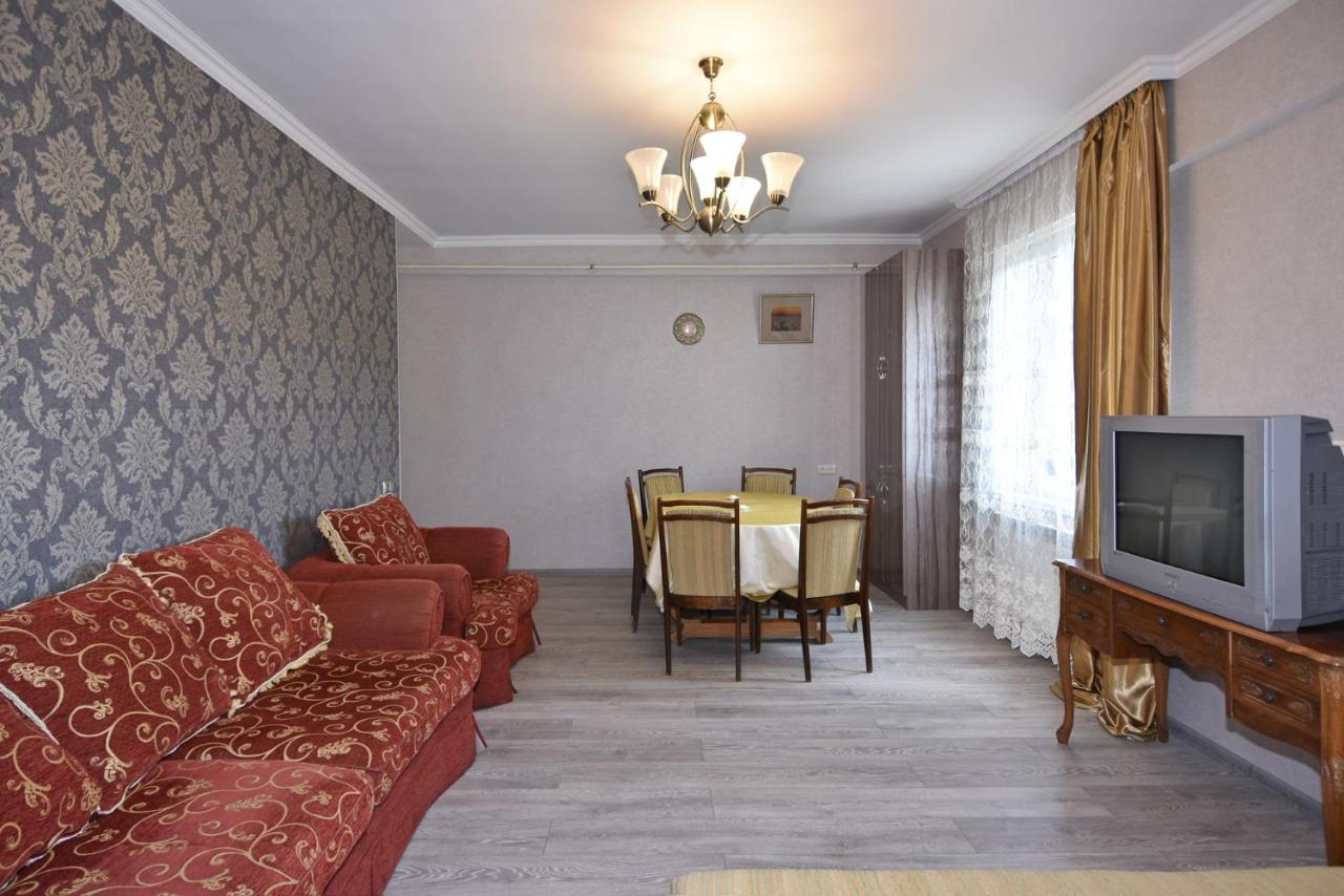 Уютная квартира около медицинского центра Астхик! - B&B
