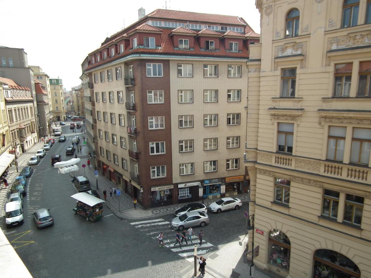 Old Town spacious apartment - B&B Praga