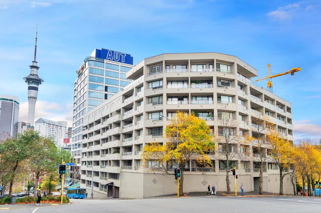 Chic Metro Apartment with Free Parking and Air-con - B&B Auckland