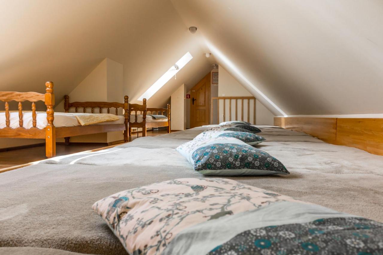 Bed in 10-Bed Mixed Dormitory Room