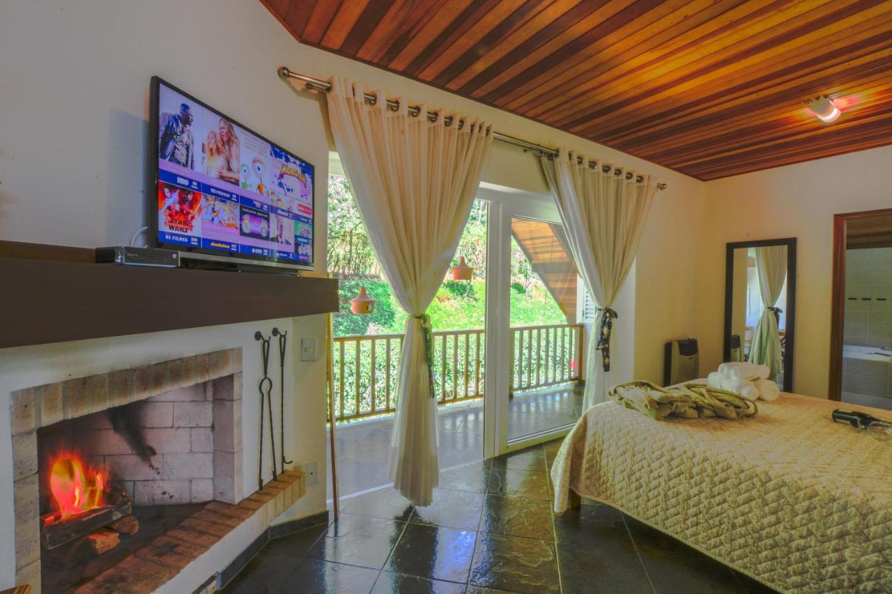 Suite mit Queensize-Bett und Whirlpool