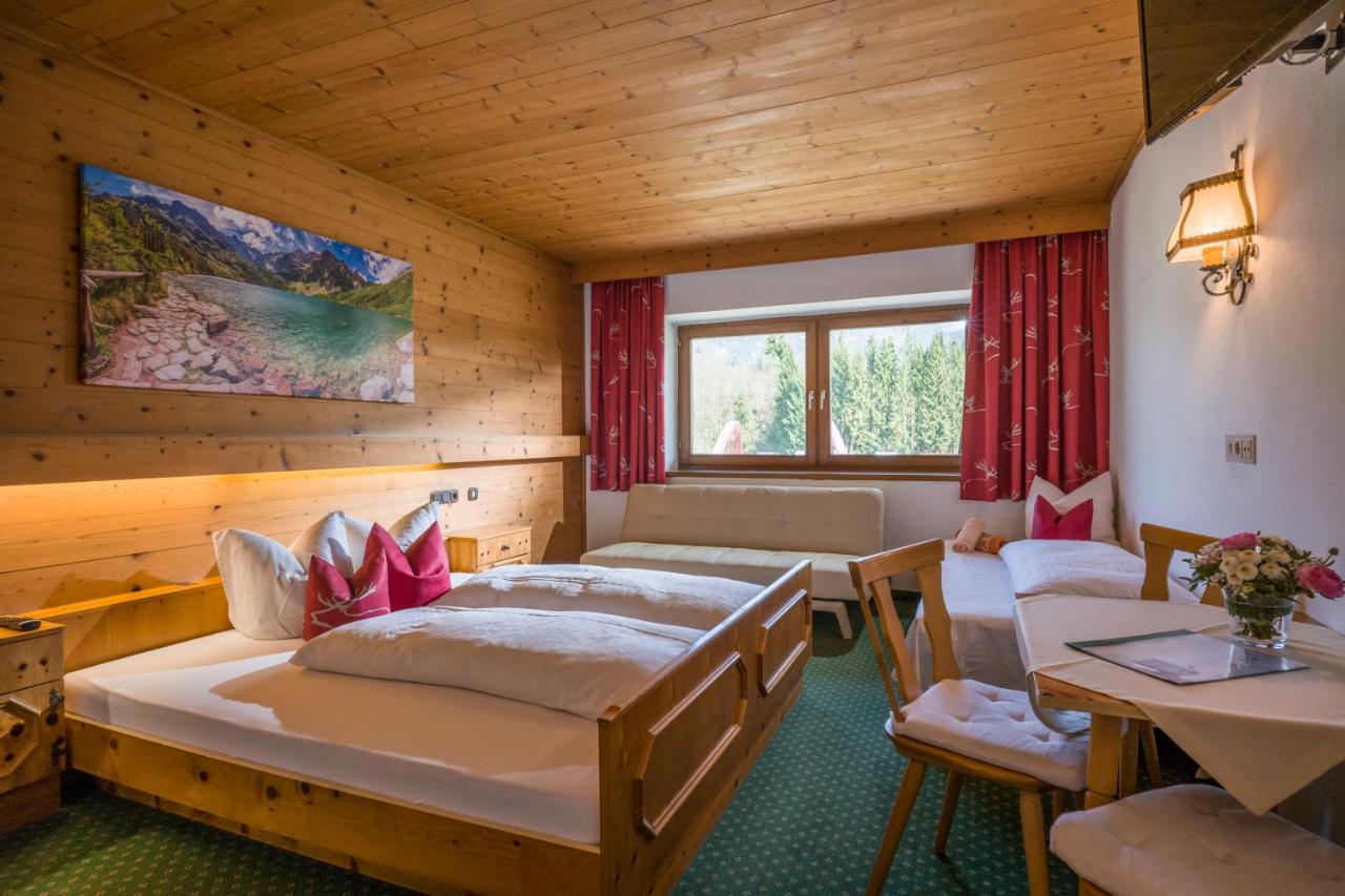 Chambre Familiale (2 Adultes + 1 Enfant)