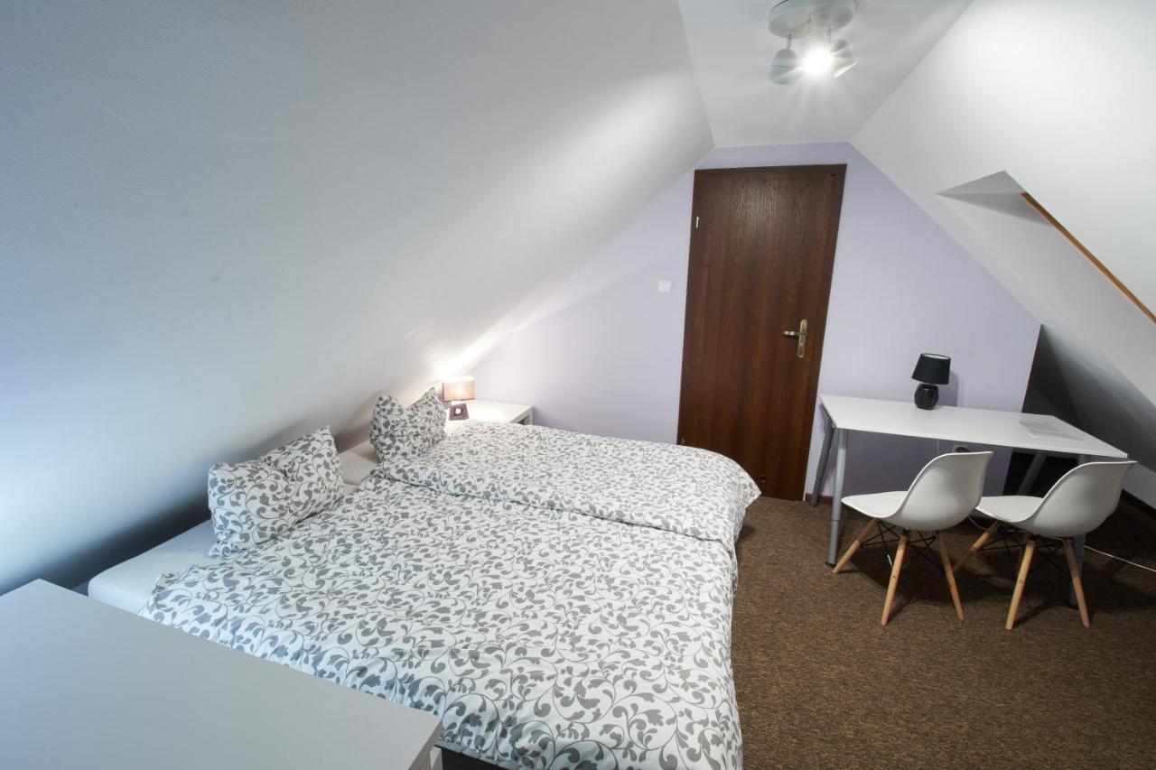 Camera Standard Matrimoniale/Doppia con Letti Singoli