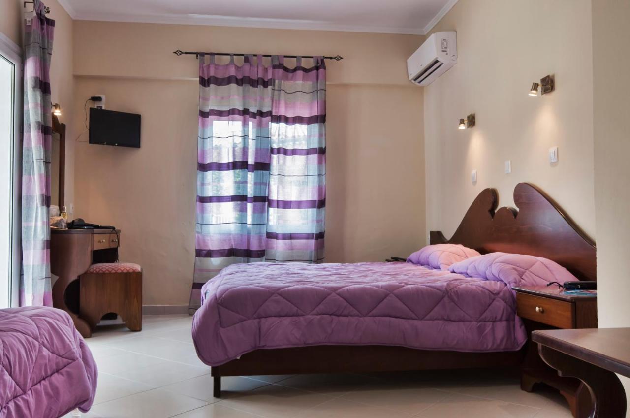 Junior Suite with Pool View