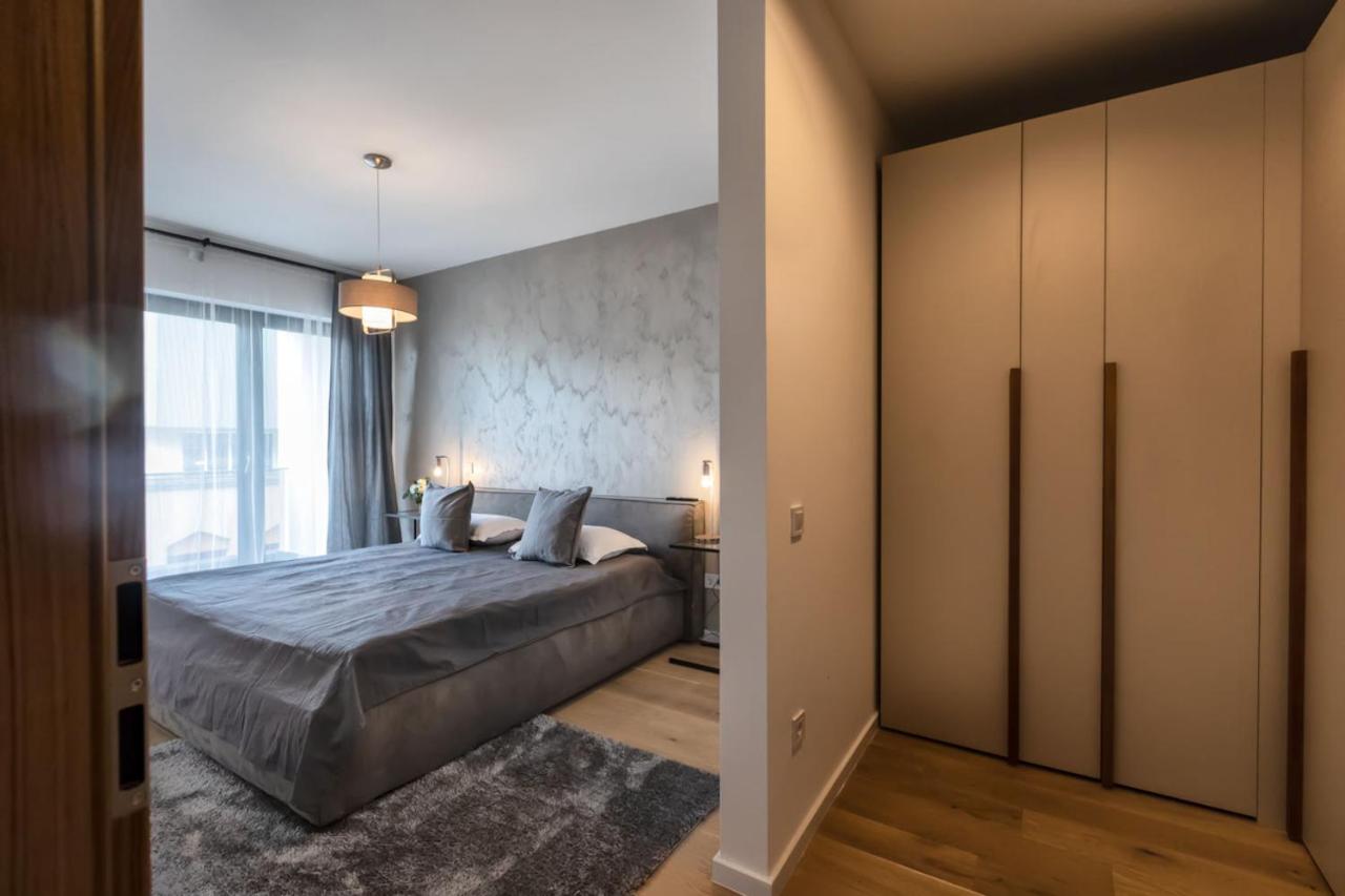 5th floor apartment (Balcony with mountain view, A/C)