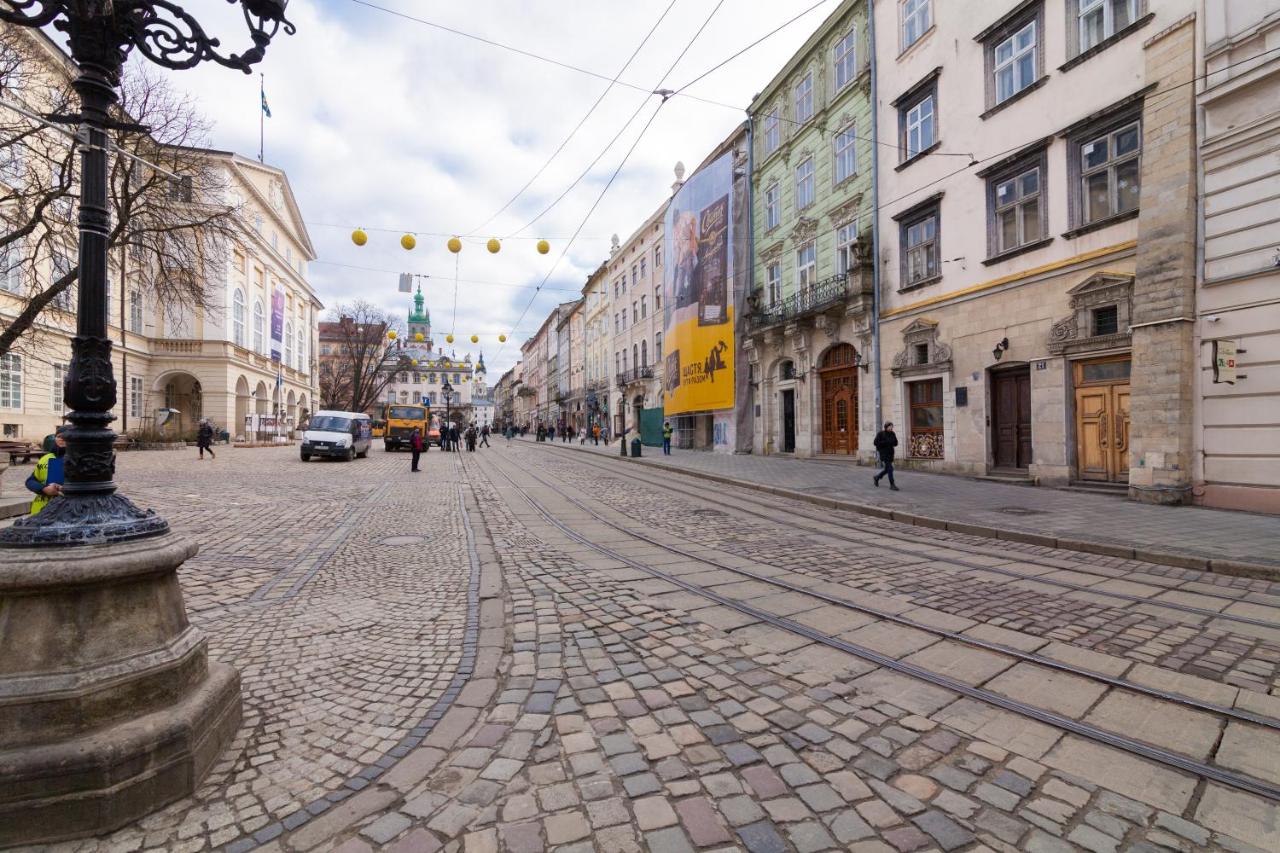 Rynok Square historical center - B&B Leopoli