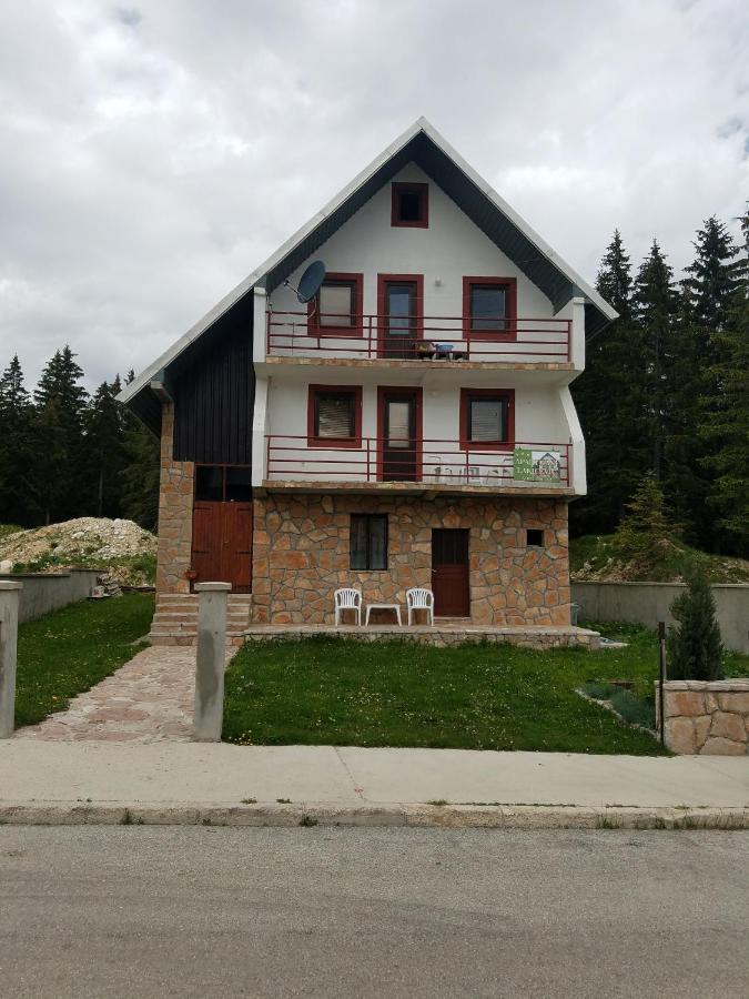 B&B Zabljak - Apartmani Lakicevic - Bed and Breakfast Zabljak