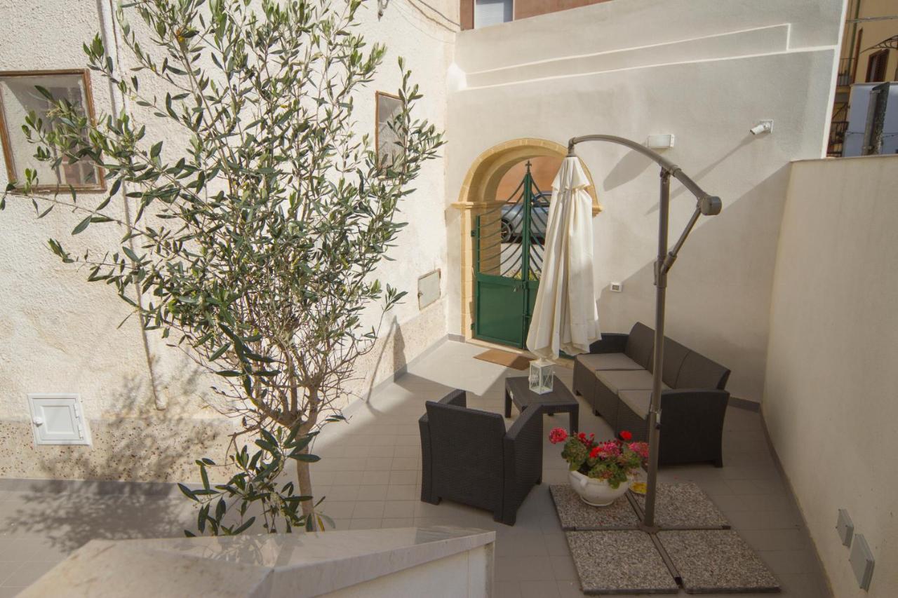 Apartment with Garden View