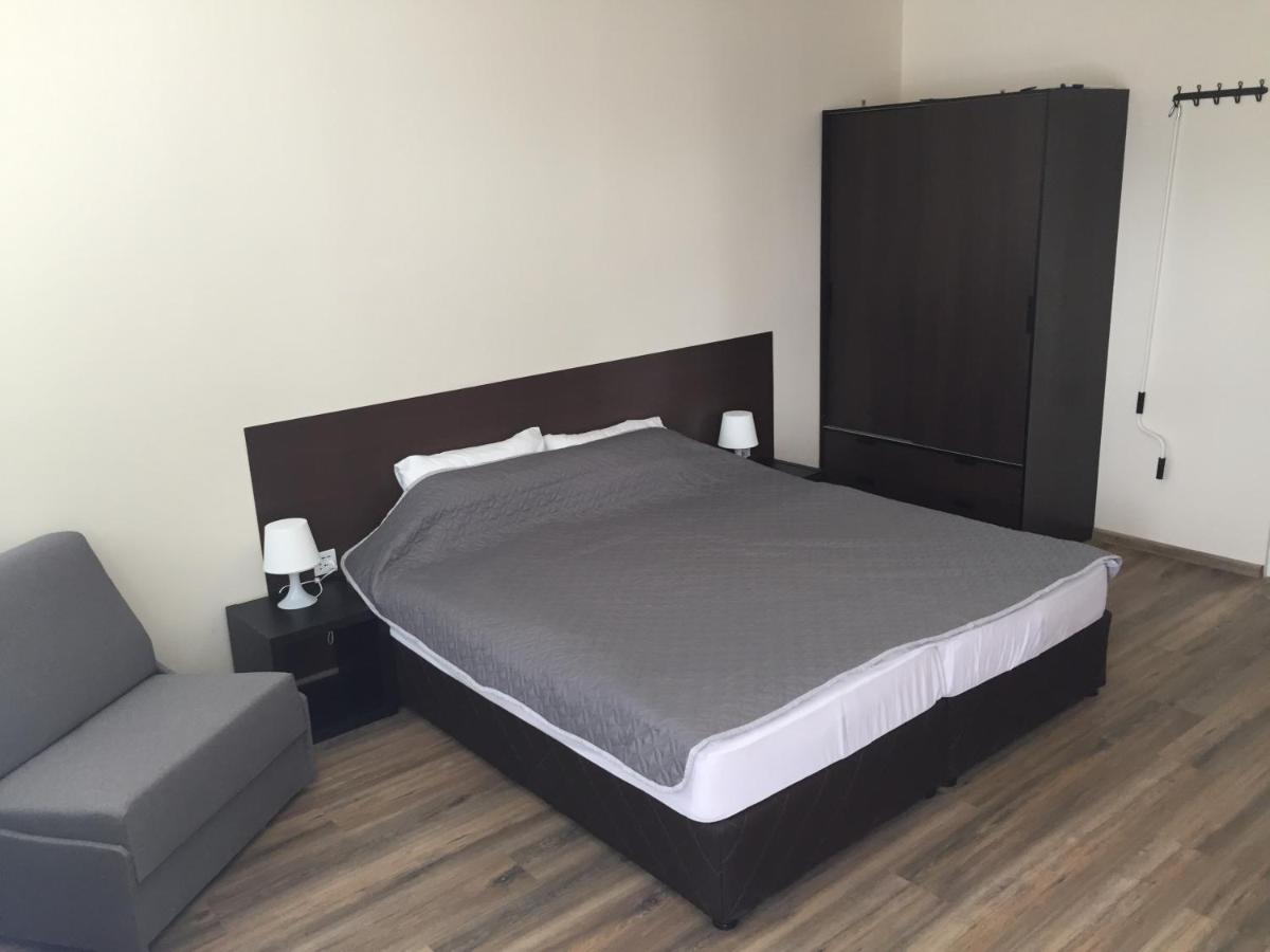 Dreibettzimmer mit Balkon