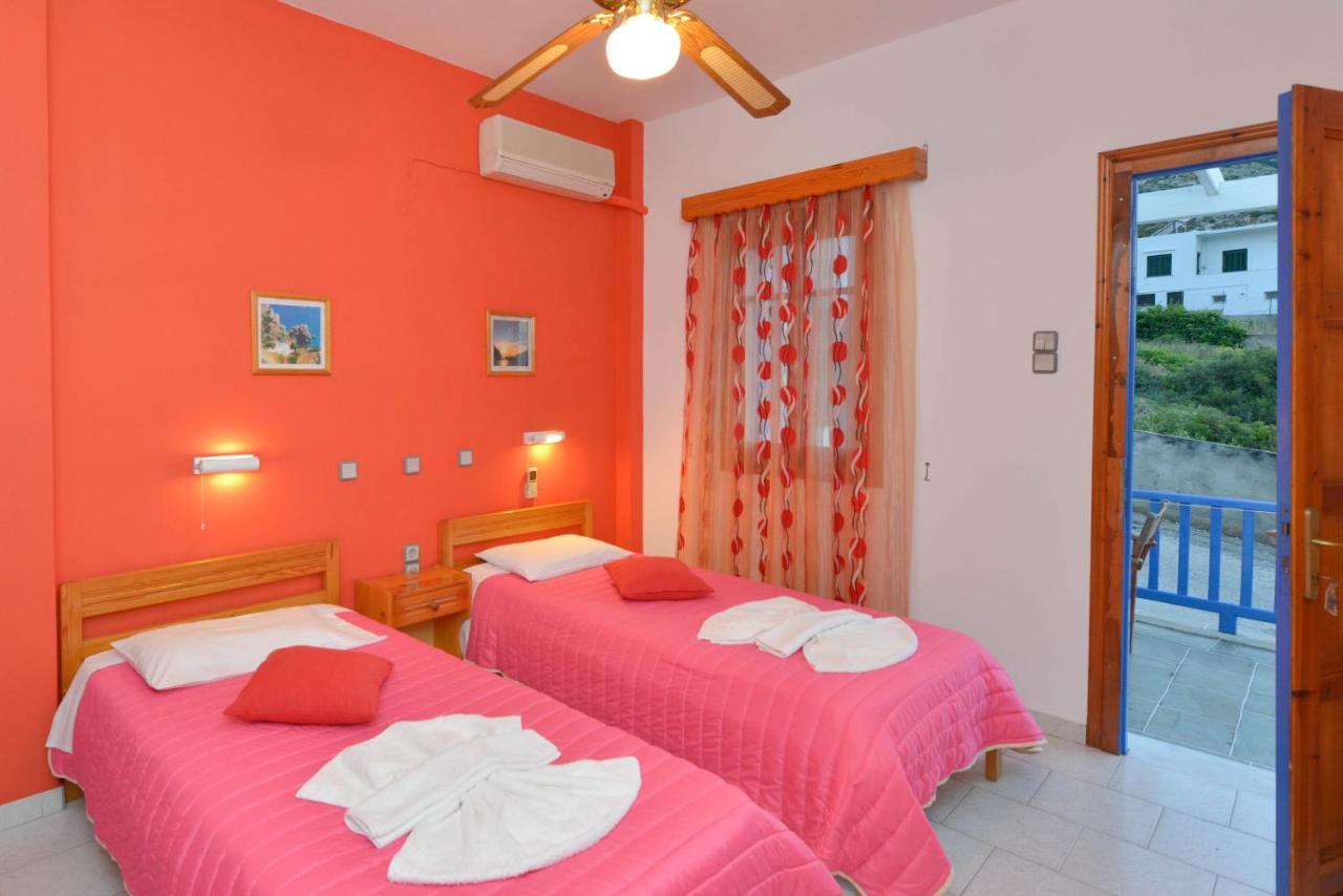 Double or Twin Room with Partial Sea View