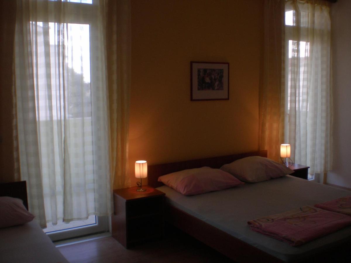 Studio Apartment with balcony (3 adults)