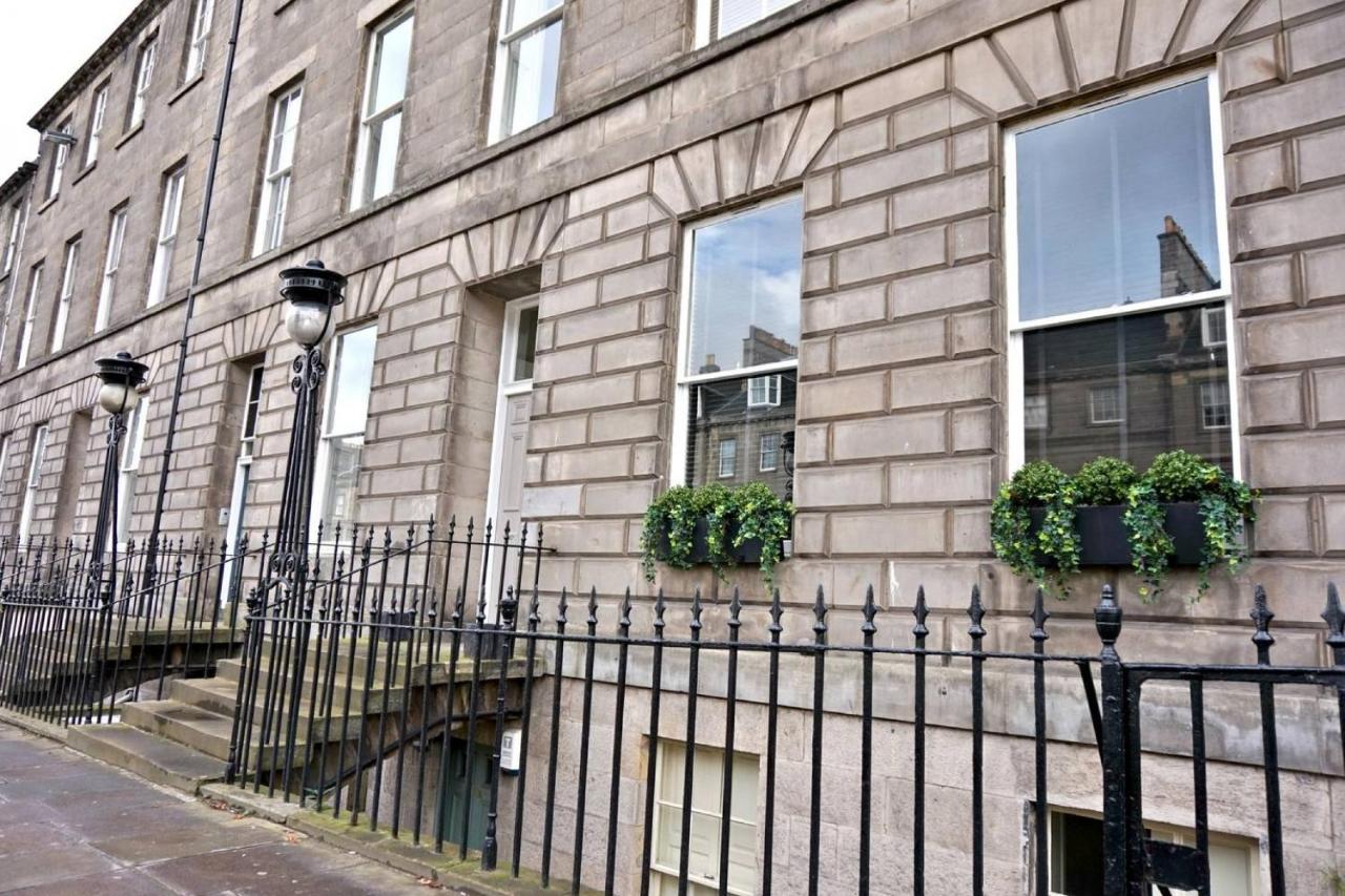 JOIVY Exquisite Flat in the City Centre - Ferienwohnung Edinburgh